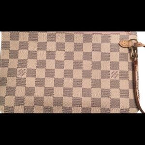 Louis Vuitton Neverfull Pochette